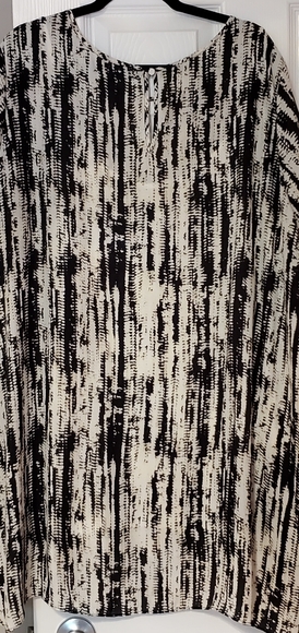 Short Sleeved Tunic Tops - Picture 6 of 6